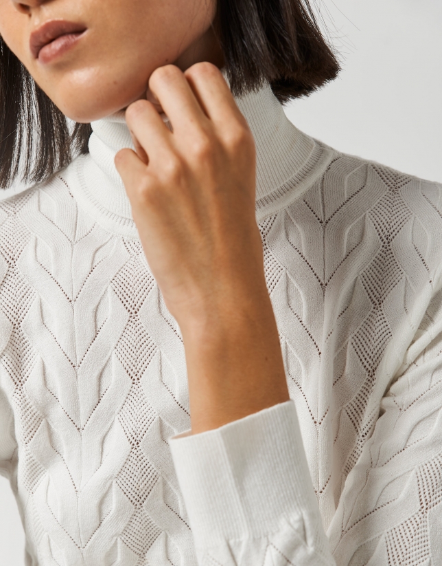 Beige thick knit sweater with turtleneck
