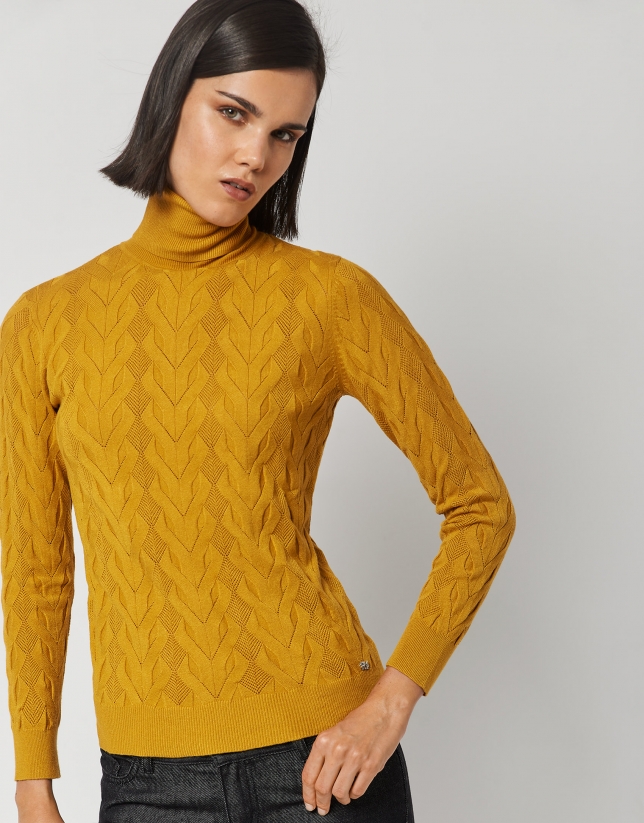 Mustard thick knit sweater with turtleneck