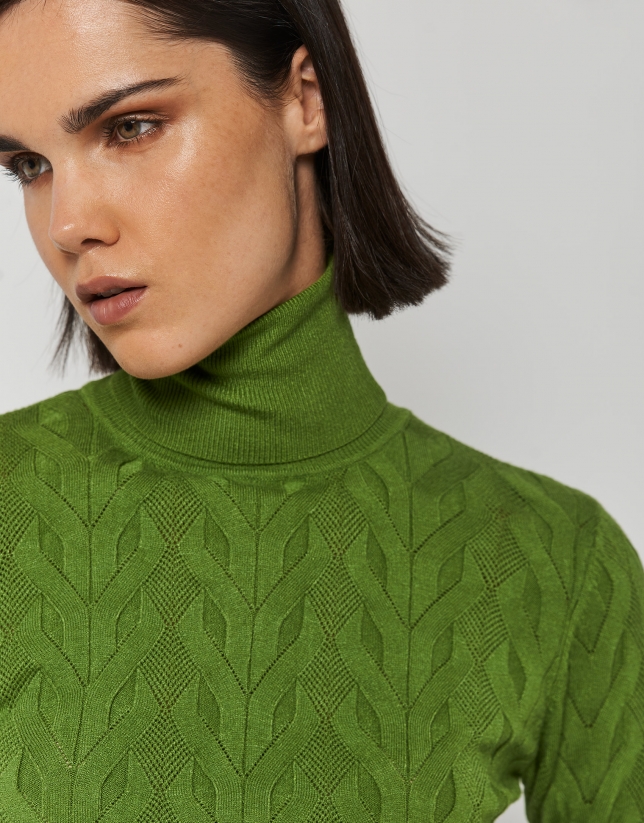 Green thick knit sweater with turtleneck