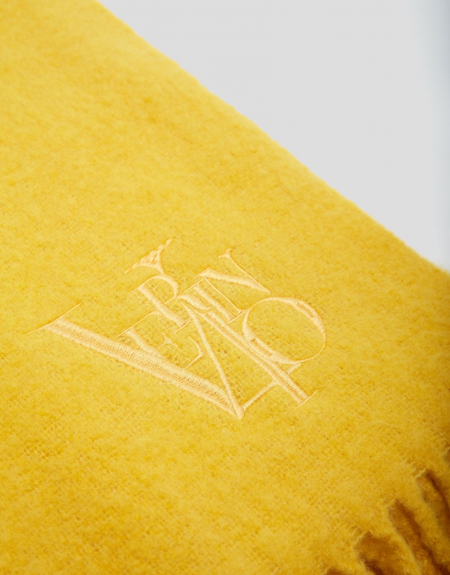 Mustard scarf with Verino logo and fringe