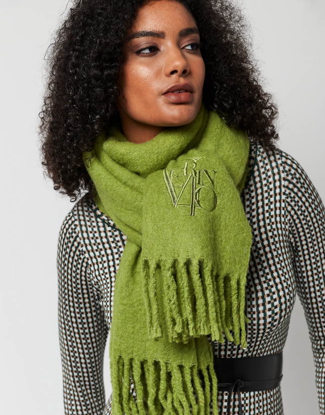 Green scarf with Verino logo and fringe