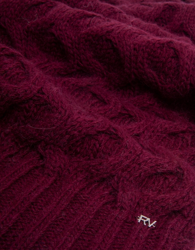 Burgundy geometric print knit scarf