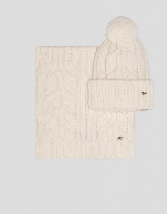 Beige knit cap with herringbone design and ribbing