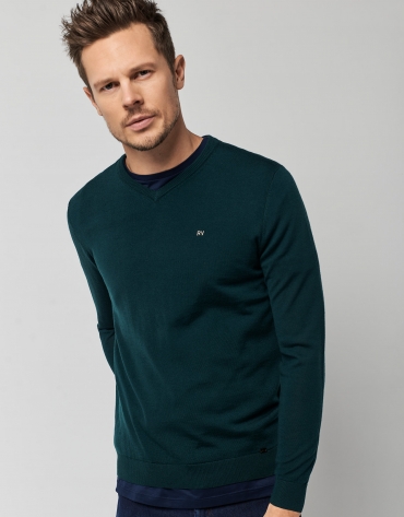 Green wool sweater with V-neck 