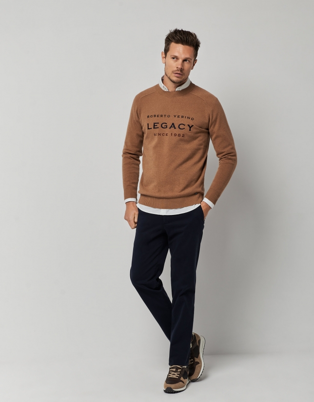Camel wool sweater with contrasting embroidery