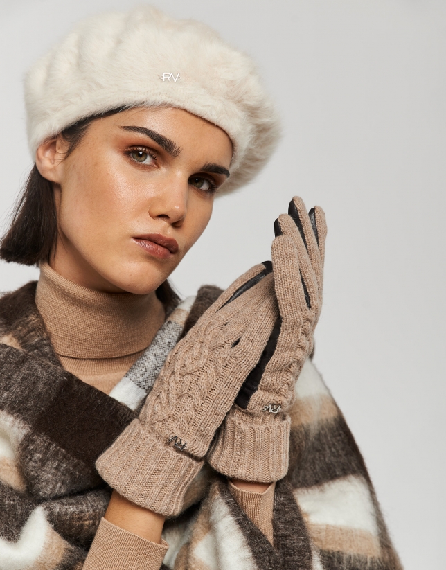 Poncho a cuadros beige crudo - Mujer - OI2022 | Roberto Verino