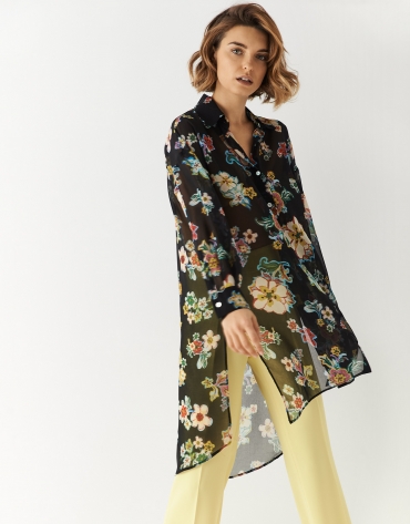 Black oversize blouse with georgette crepe floral print