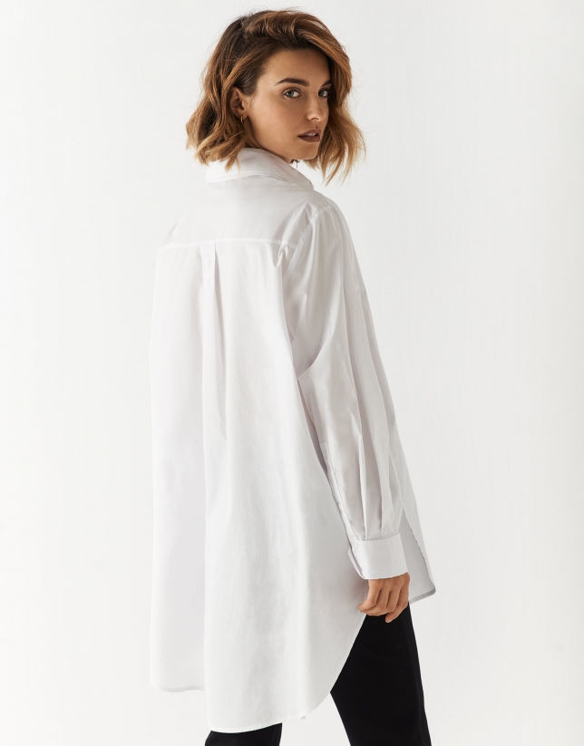 Camisa larga algodón blanco con logo en el pecho