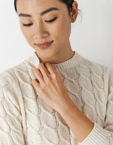 Short beige knit sweater 