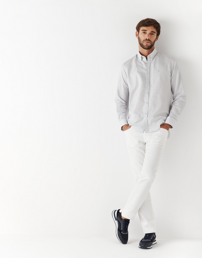 White slim fit pants with five pockets