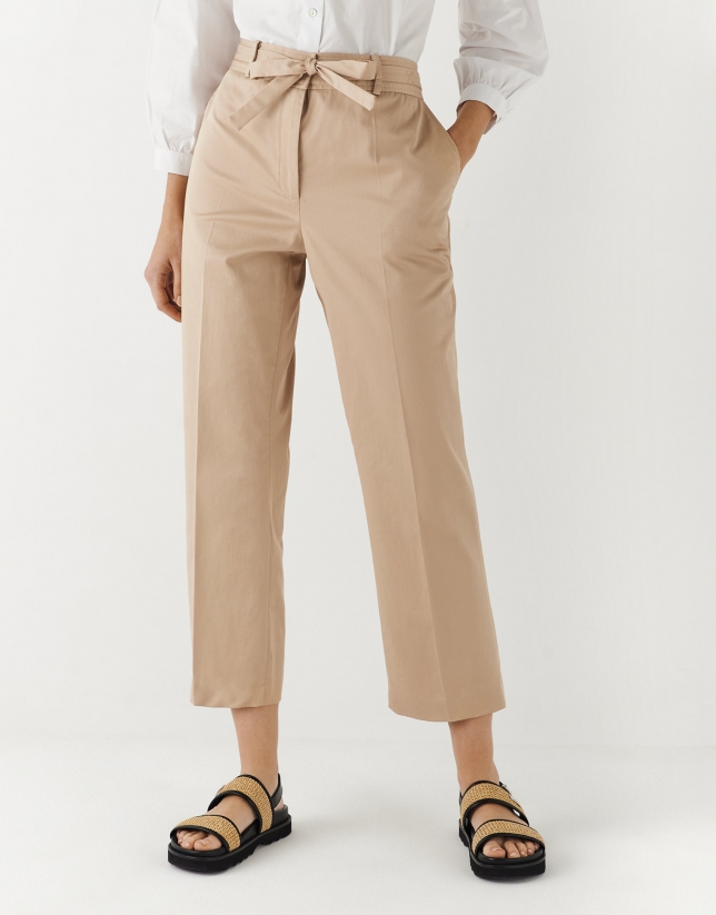 Cream colored straight cotton pants with bow