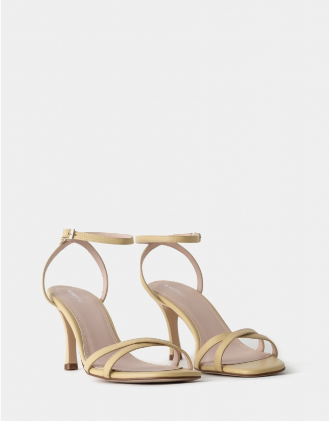 Pastel yellow sandals with square heel