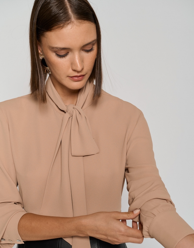 Camel chiffon shirt with long sleeves and bow