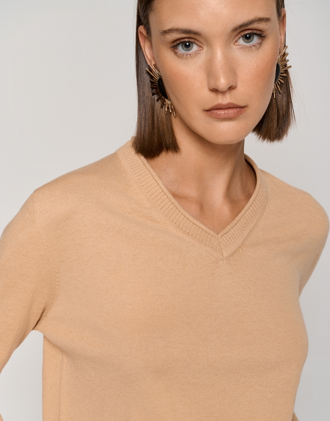 Camel silk and wool sweater with V-neck