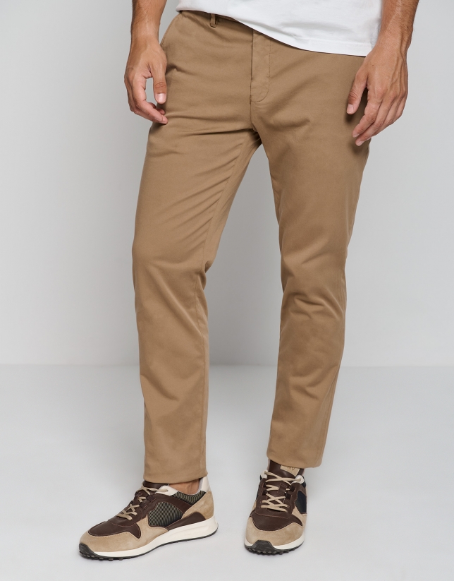 Tan dyed chino trousers