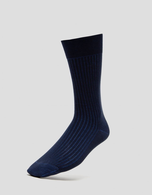 Pack of socks with white stripes and navy blue ribbing