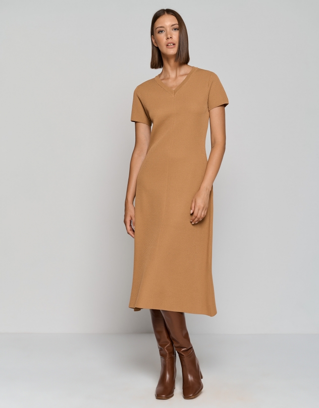 Camel knit midi dress with short sleeves