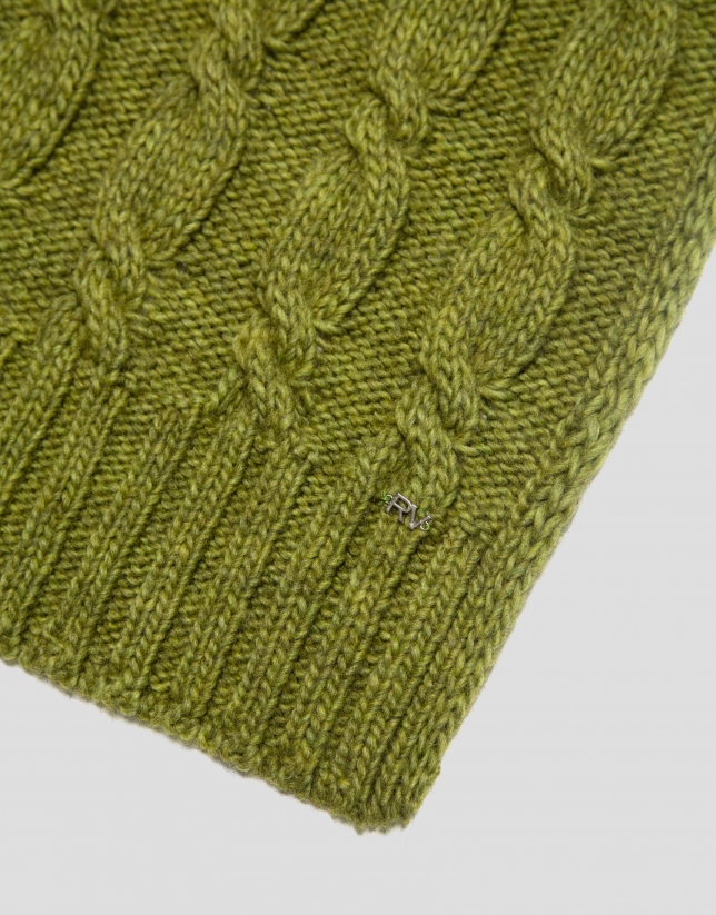 Green wool and alpaca scarf with braiding