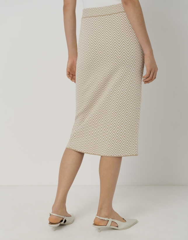 Sand-colored zig-zag knitted midi-skirt