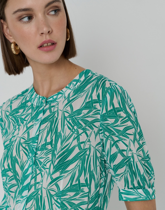 Green short-sleeved cheesecloth shirt with bamboo print