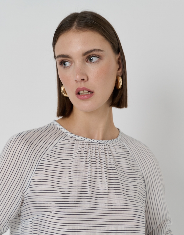 Black and white striped loose jacquard blouse with puffed sleeves