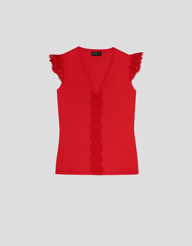 Red cotton top with V-neck and lace in the front