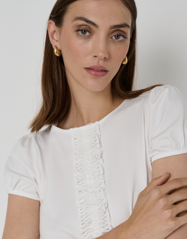 Camiseta escote redondo algodón blanco y encaje