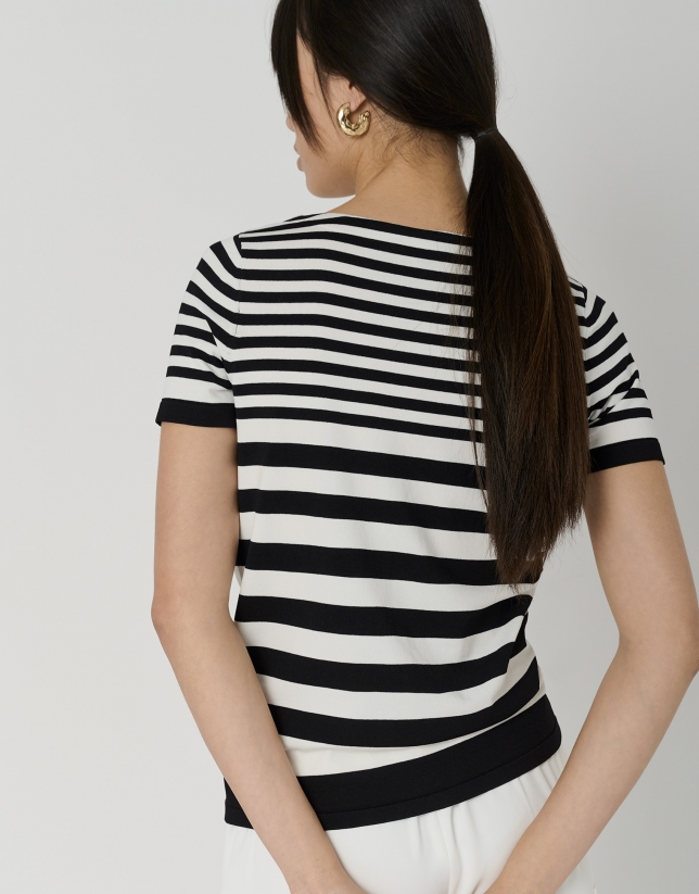 Black and white striped light knit sweater with short sleeves