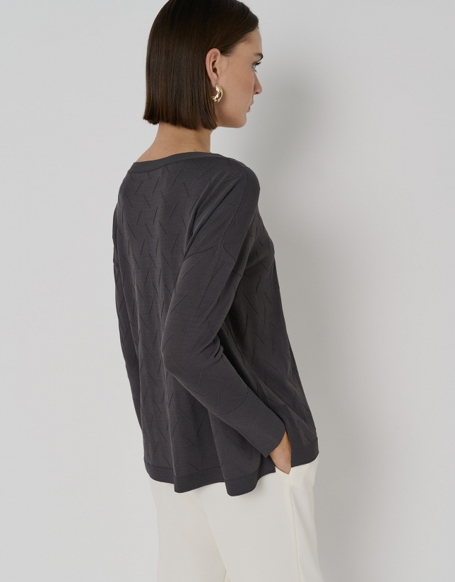 Gray light knit sweater with wide ribbing