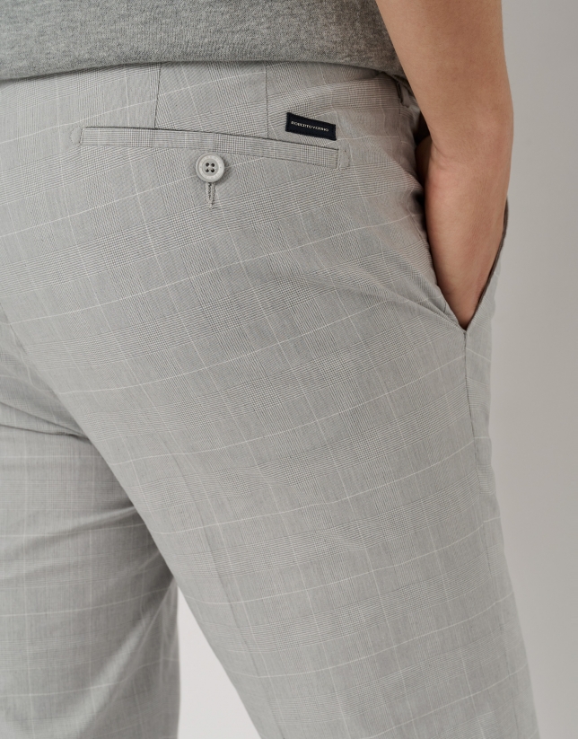 Pantalón chino slim fit cuadros gris