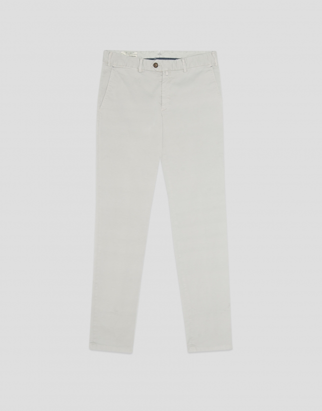 Pantalón chino regular algodón gris claro