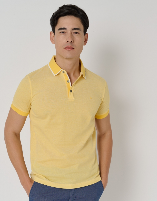 Yellow two-color piqué polo shirt with short sleeves