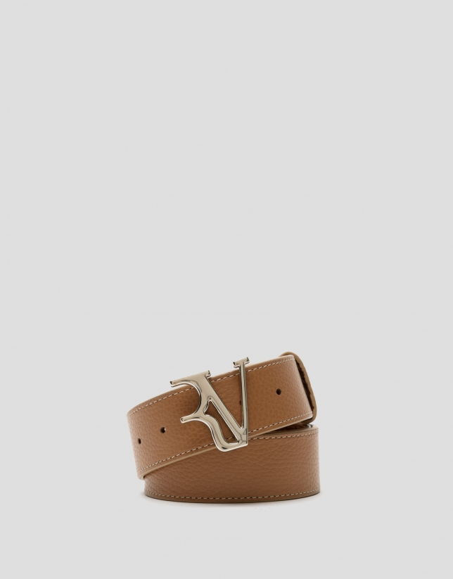Camel leather belt with beige back-stitching