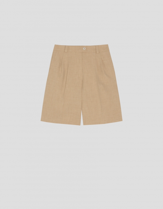 Sand-coloured bermuda trousers with darts
