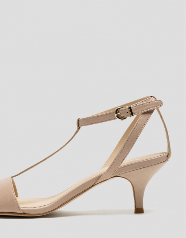 Open sandal with straps in beige leather