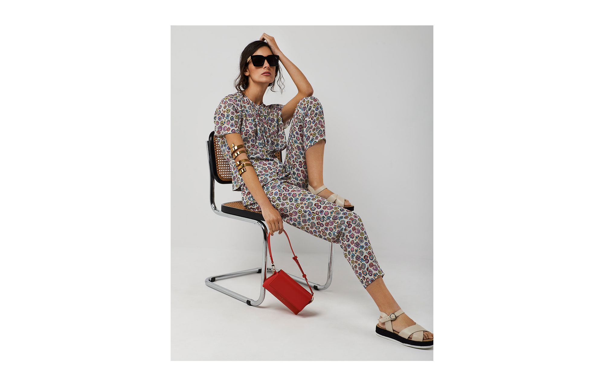 Multicolored circles printed trousers with gathered waist
